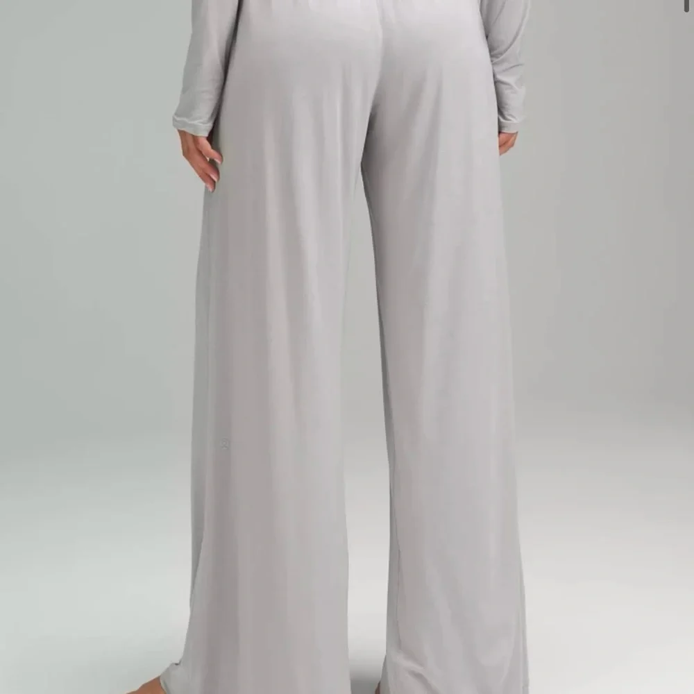 Lululemon Modal High-Rise Wide-Leg Lounge Pant *NWT 6/Misty Shell - Picture 8 of 9